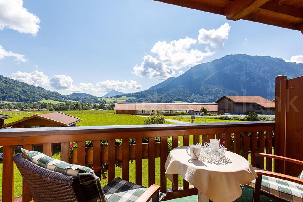Haus Jaeger Ferienwohnungen Mit Indoor-Pool Inkl. Chiemgaukarte 鲁波尔丁 外观 照片